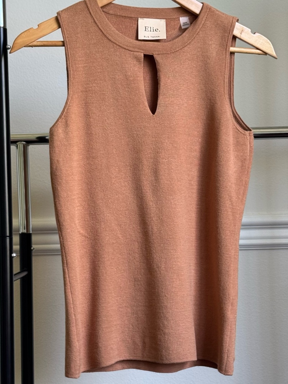 Elie Tahari Keyhole Cutout Sleeveless Ribbed Knit Brown Top Medium Pre-owned
